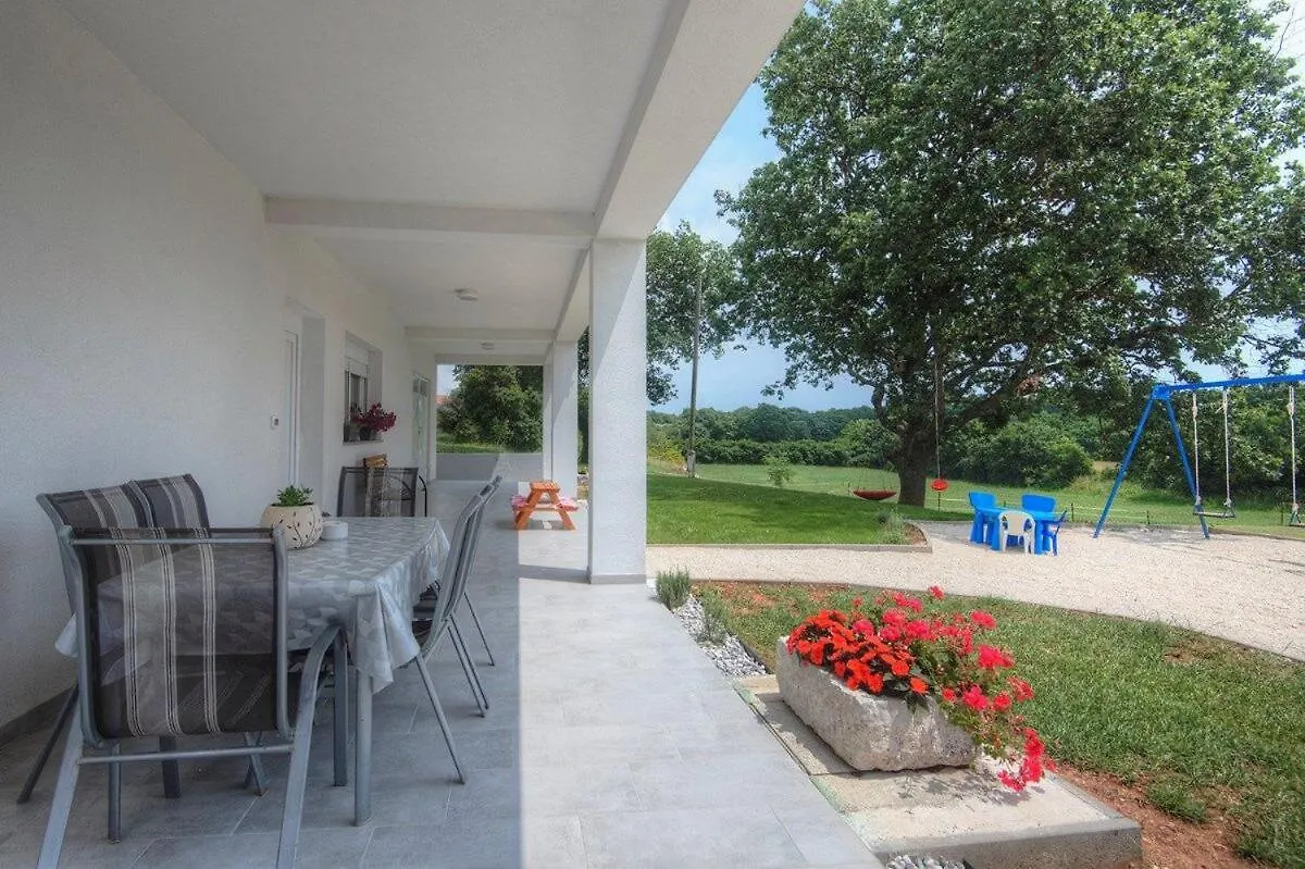 Apartment Vala Ližnjan