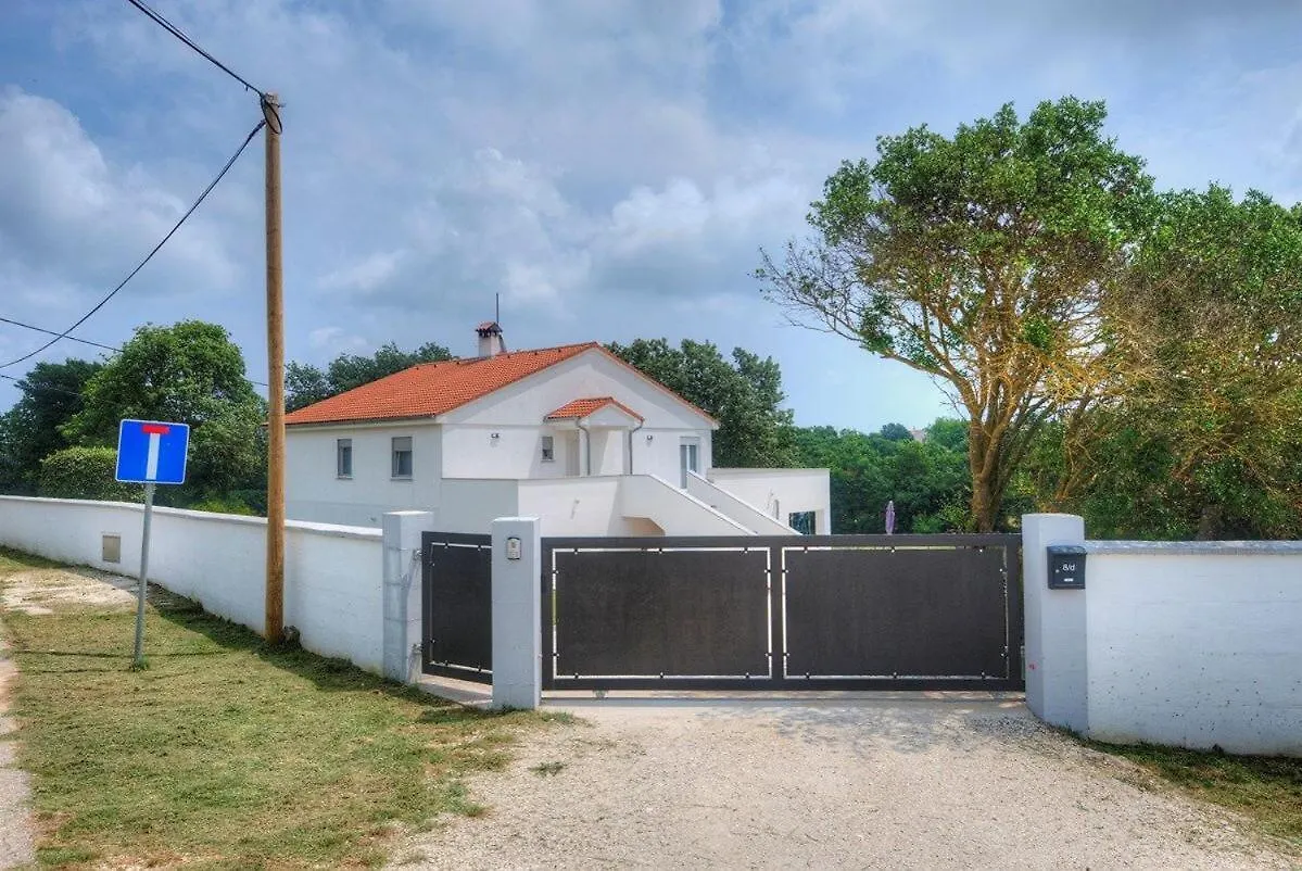 Apartment Vala Ližnjan