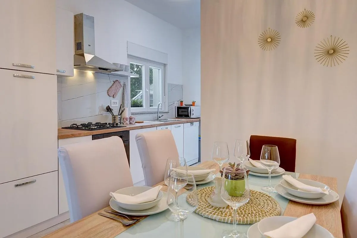 Apartment Vala Ližnjan 0*,  كرواتيا